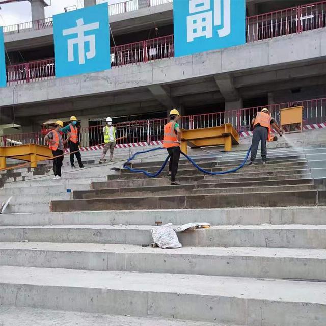 聚脲噴涂設(shè)備噴涂防腐防水_聚脲噴涂體育看臺